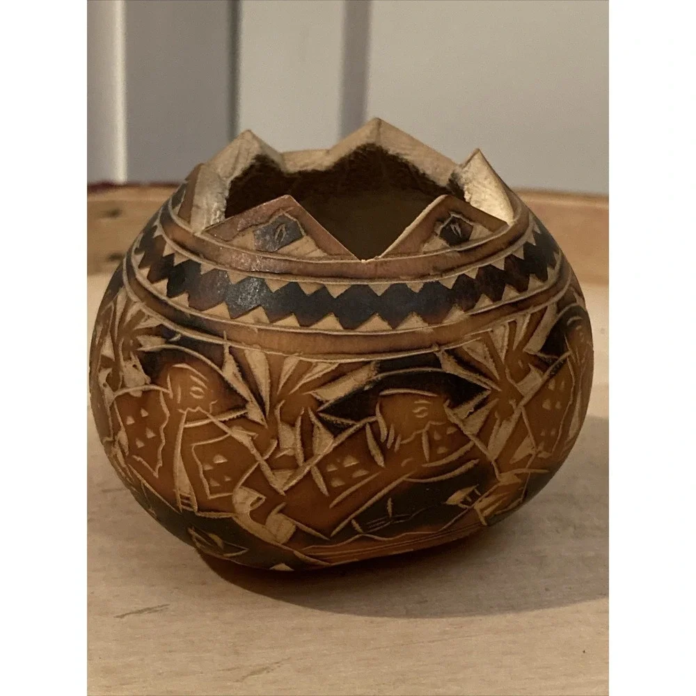 Lot Of 2‎ Hand-Carved Peruvian Gourd Art Bowl Vase Keys jewelry smalls